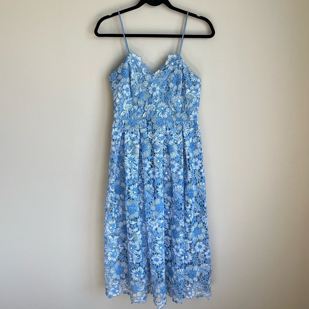 Donna Morgan Chemical Lace Two Tone Dress in Blue, Size 4 - Picture 4 of 10